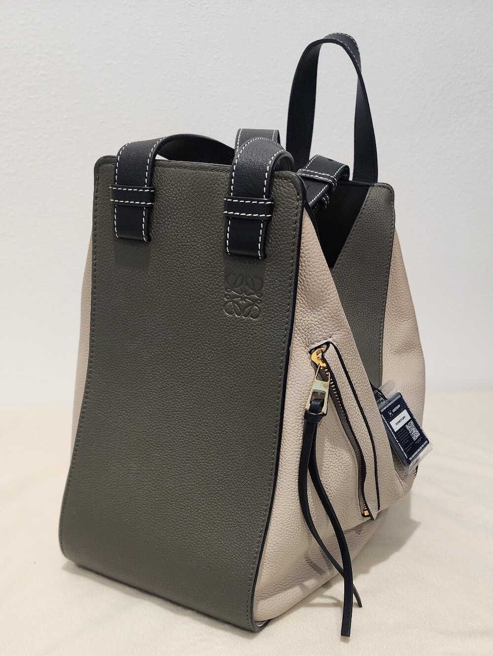 Loewe Hammock Shoulder Medium Sizw.